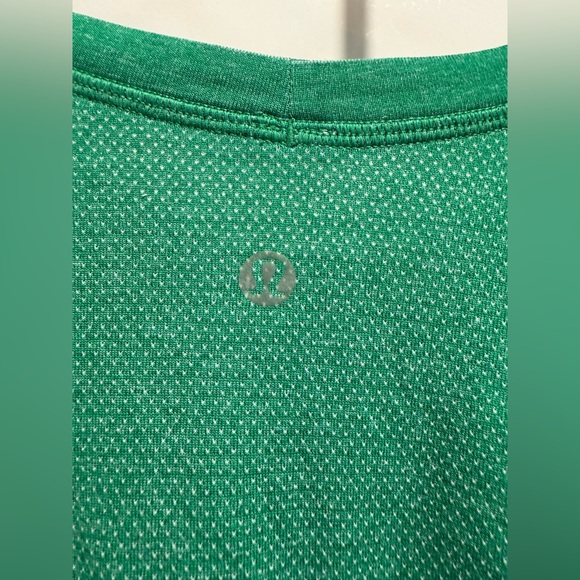 Lululemon Vent Tech - Picture 4 of 4